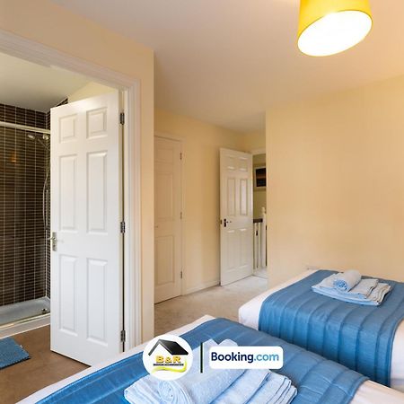 3 Bedroom House By B And R Serviced Accommodation Amesbury With Super Fast Wi-Fi 145Mbps Exterior foto