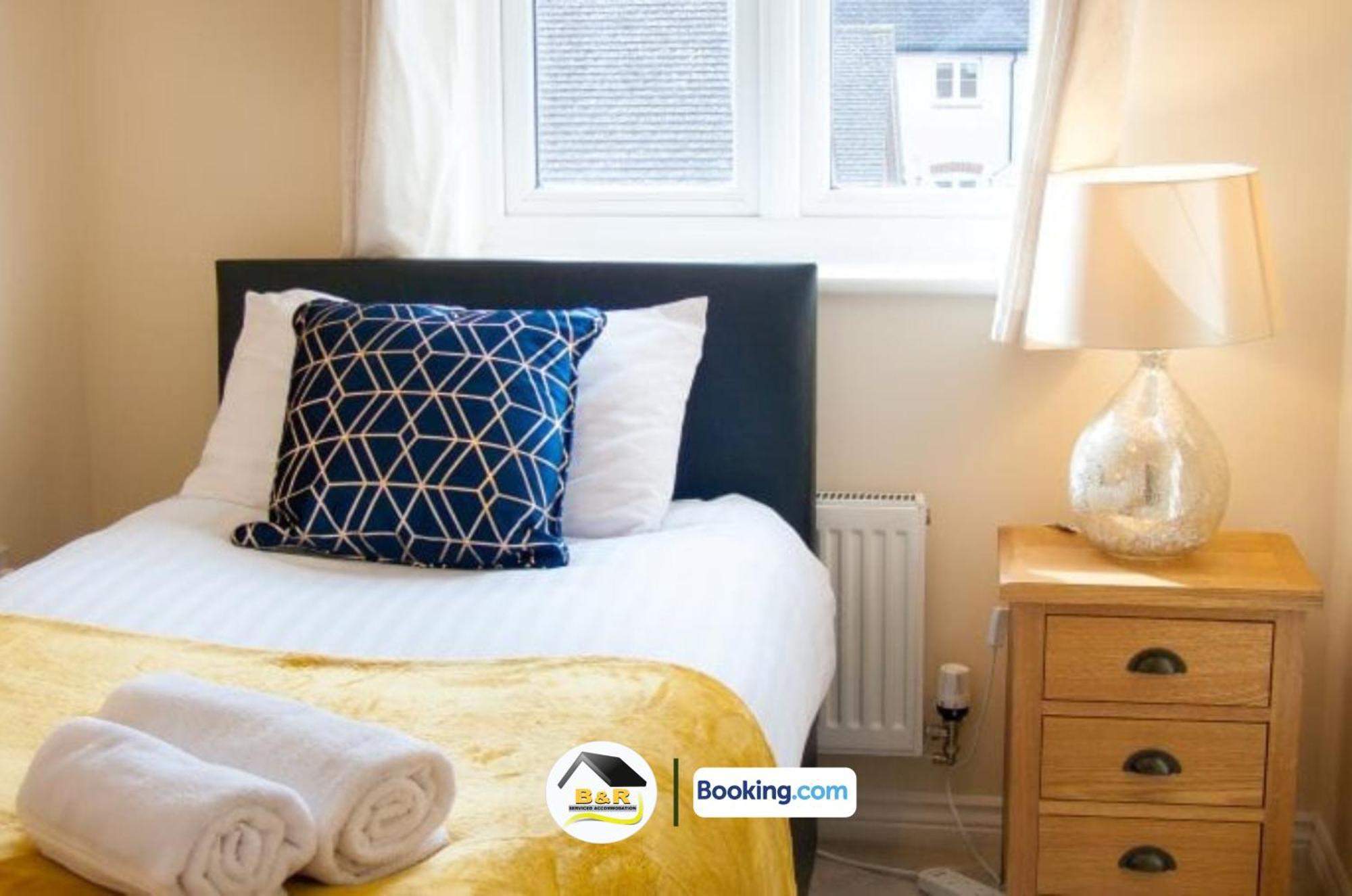 3 Bedroom House By B And R Serviced Accommodation Amesbury With Super Fast Wi-Fi 145Mbps Exterior foto