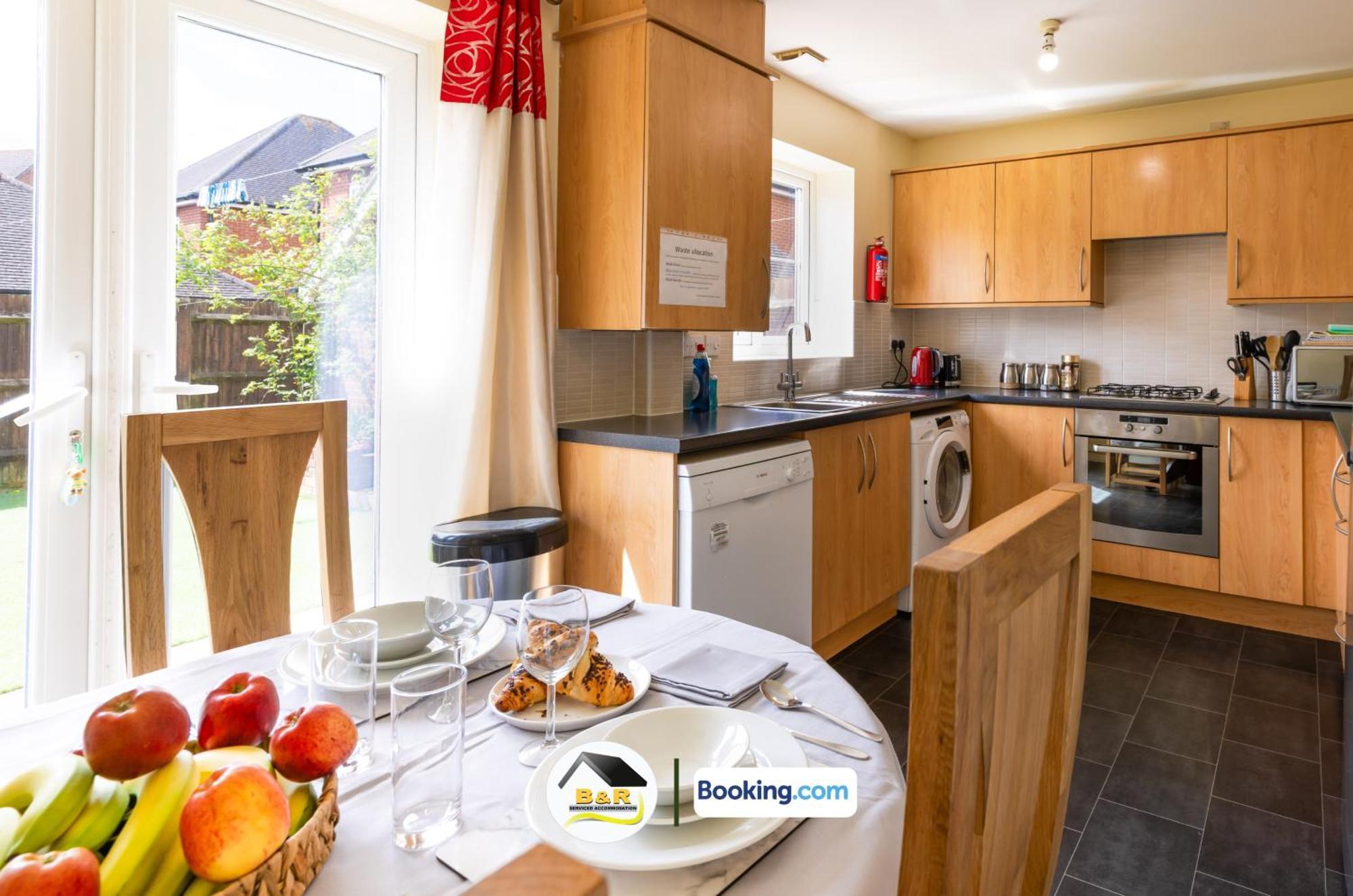 3 Bedroom House By B And R Serviced Accommodation Amesbury With Super Fast Wi-Fi 145Mbps Exterior foto